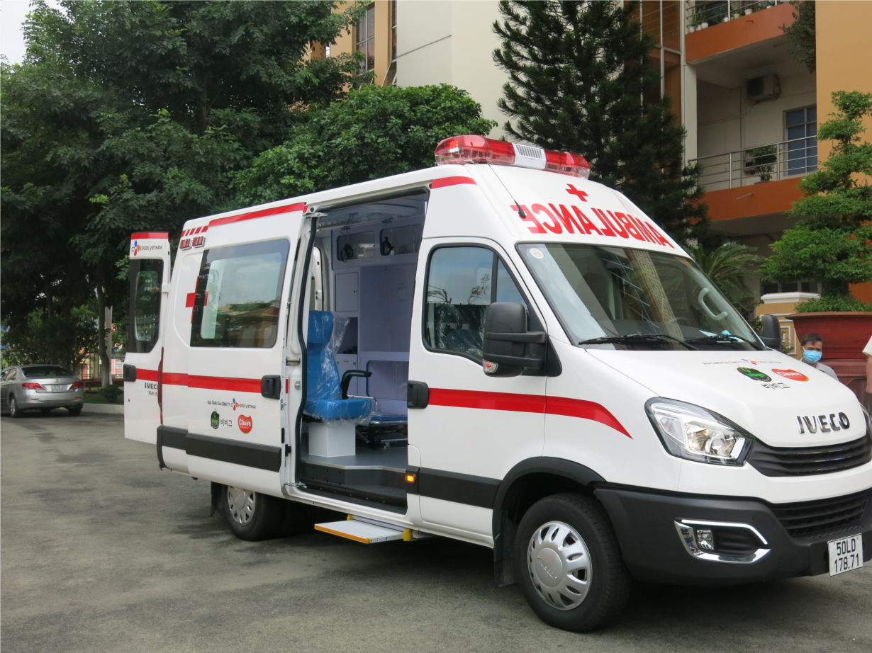Quận Tân Phú tiếp nhận 02 xe cấp cứu phục vụ công tác phòng, chống ...